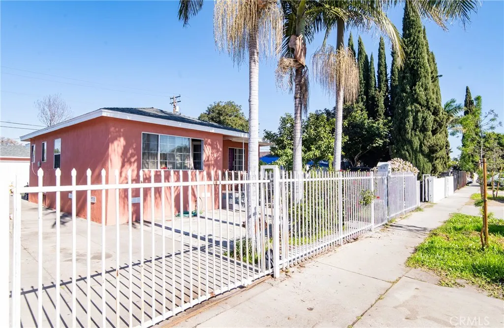 1215 E 91st, Los Angeles, California 90002 home-pic-2