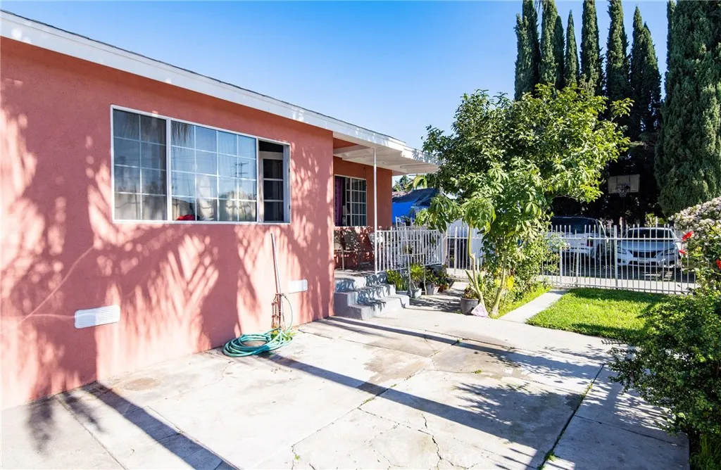 1215 E 91st, Los Angeles, California 90002 home-pic-4