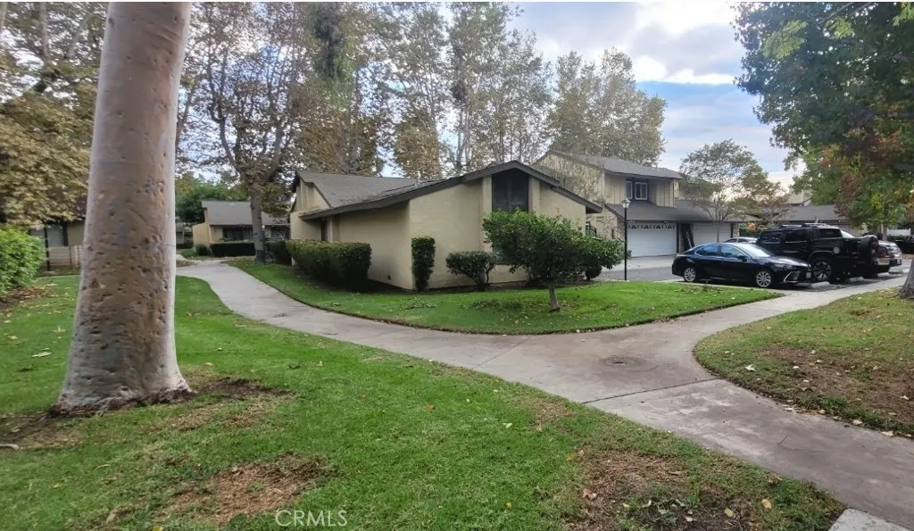 2520 N Tustin B, Santa Ana, California 92705 home-pic-26
