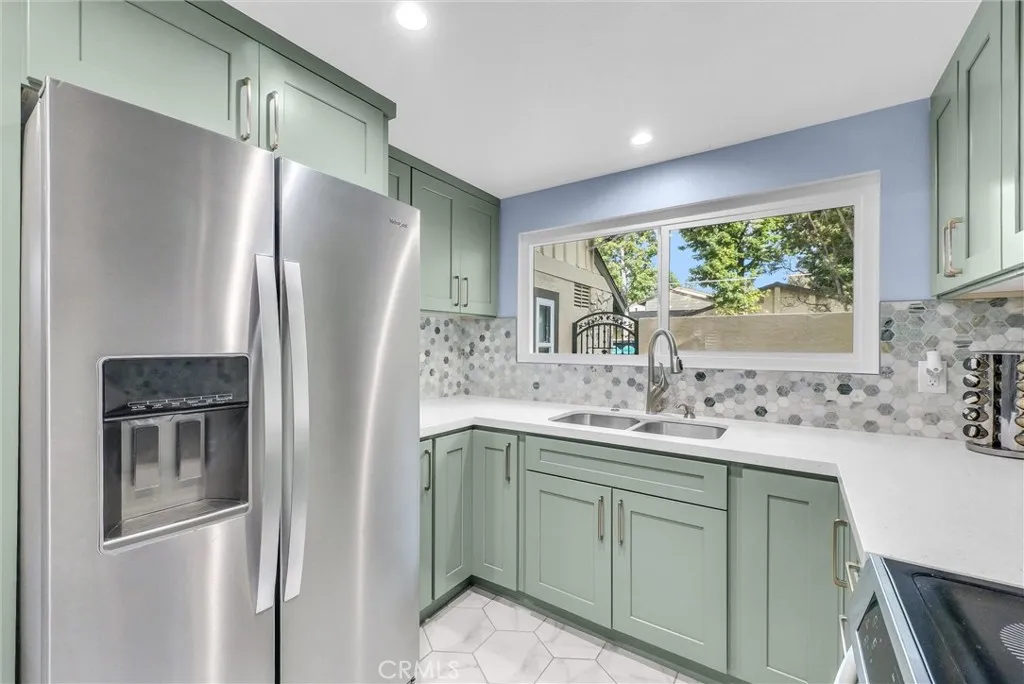2520 N Tustin B, Santa Ana, California 92705 home-pic-9