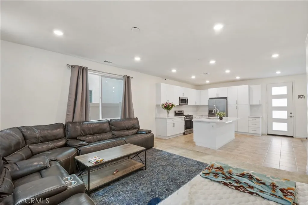 3677 S Nexa Paseo, Ontario, California 91761 home-pic-3