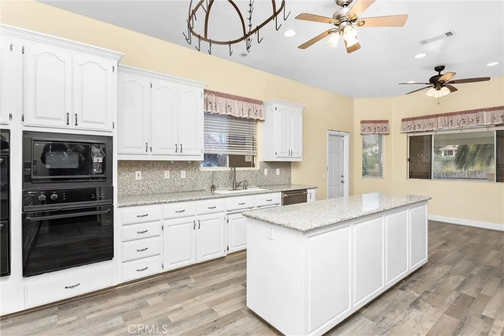 13776 Meadow View, Yucaipa, California 92399 home-pic-13