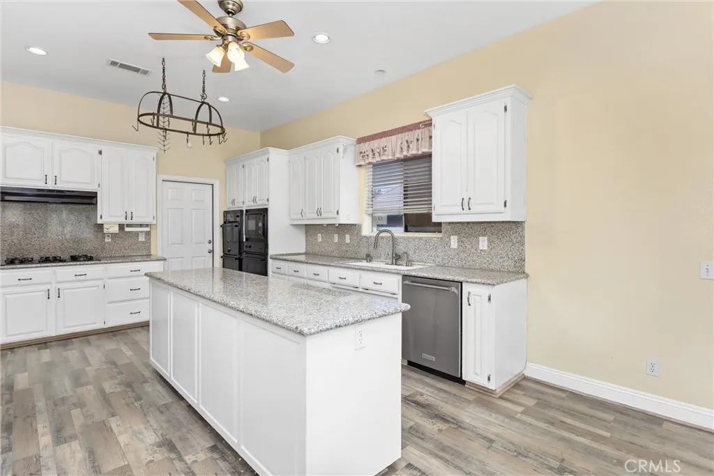 13776 Meadow View, Yucaipa, California 92399 home-pic-16