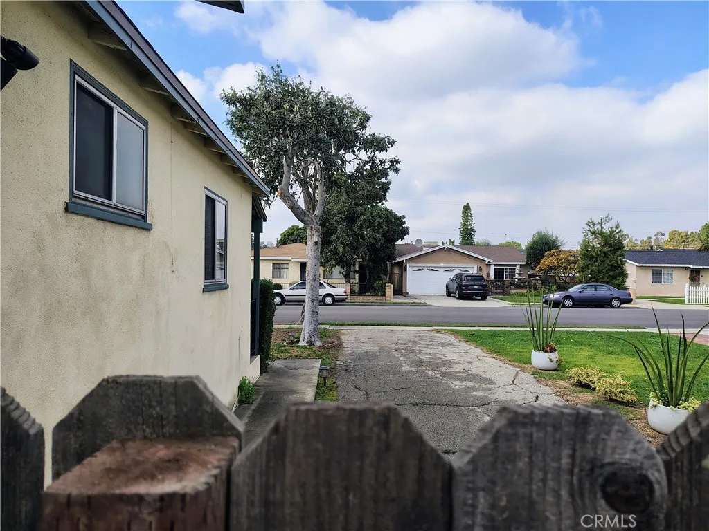 9106 Danby, Santa Fe Springs, California 90670 home-pic-17