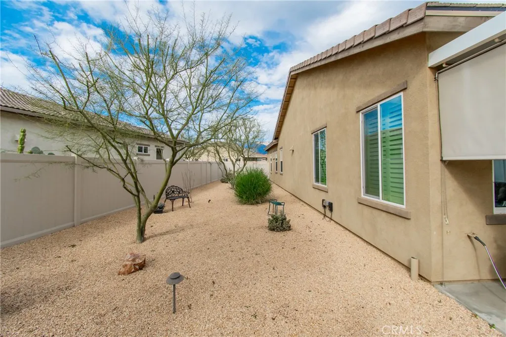 381 Nesting Bird, Beaumont, California 92223 home-pic-39