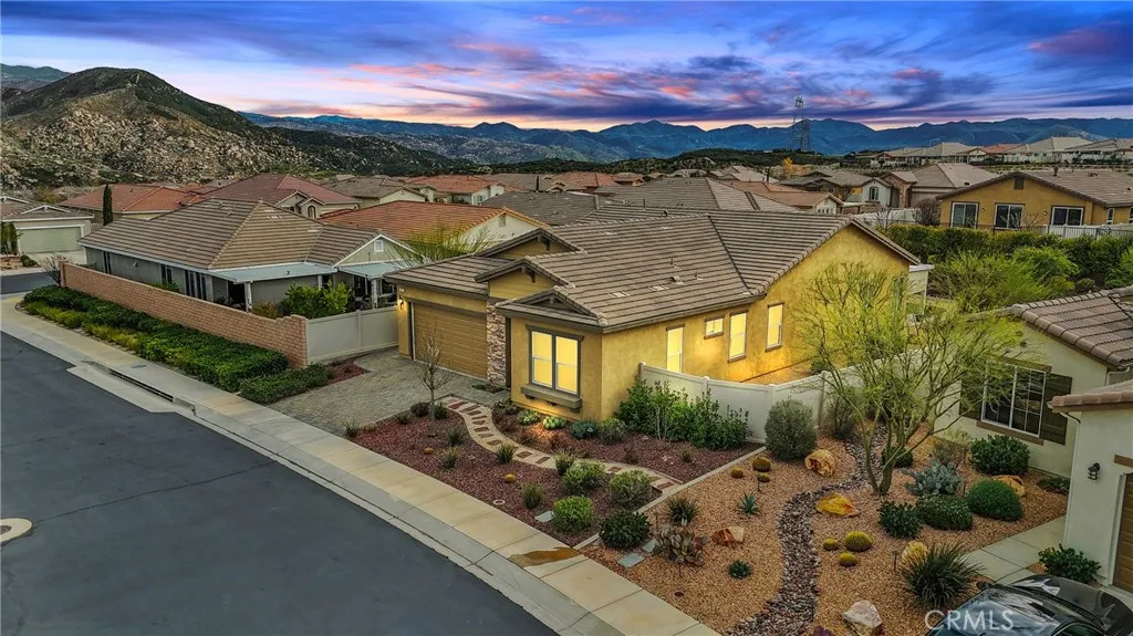 381 Nesting Bird, Beaumont, California 92223 home-pic-41
