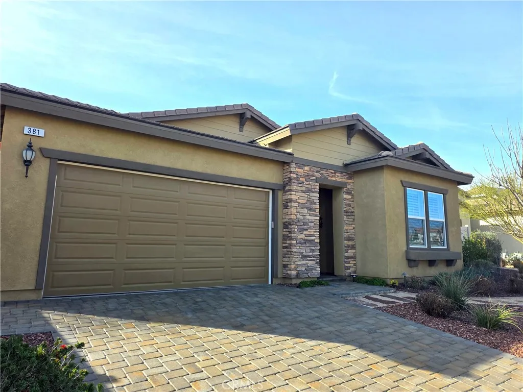 381 Nesting Bird, Beaumont, California 92223 home-pic-2