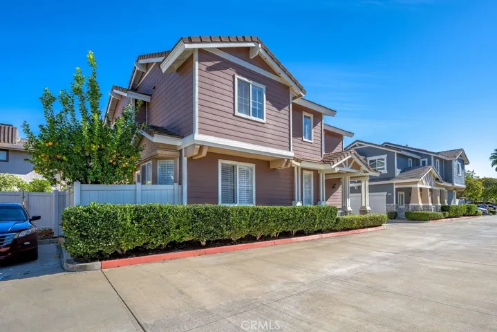 108 Peppertree, Monrovia, California 91016