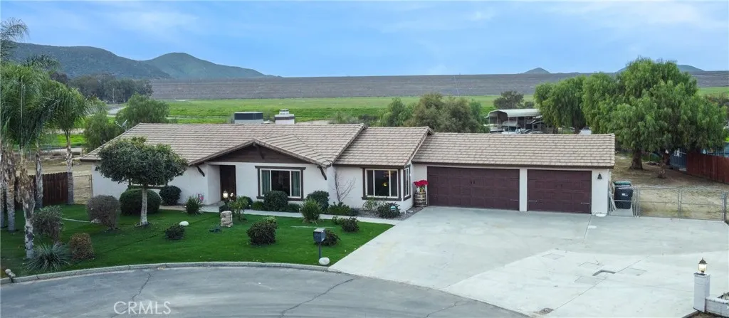 30225 Amber Lane, Hemet, California 92543 home-pic-2