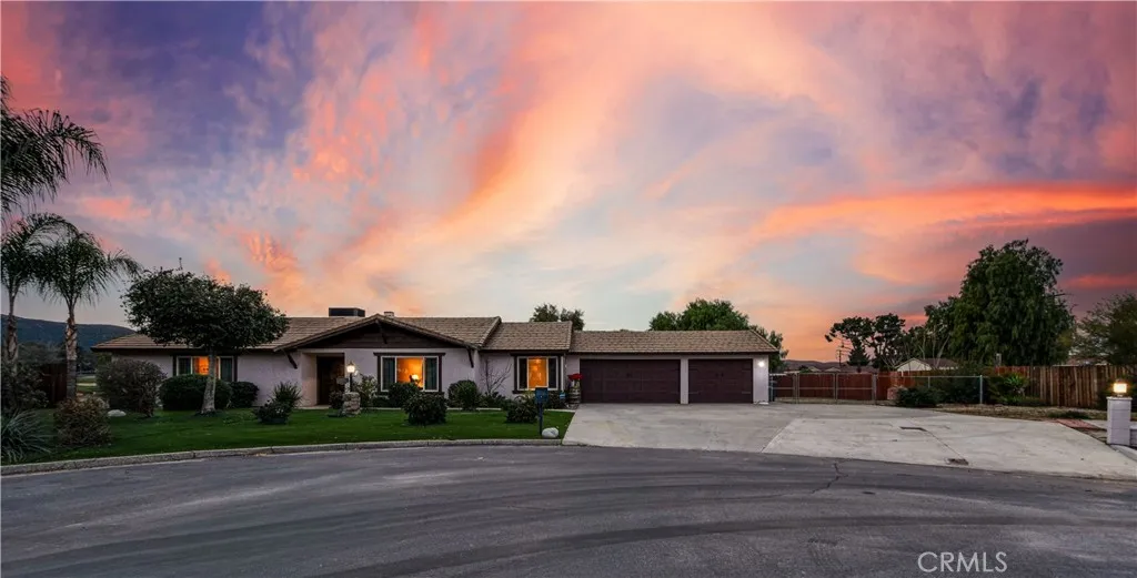 30225 Amber Lane, Hemet, California 92543 home-pic-1