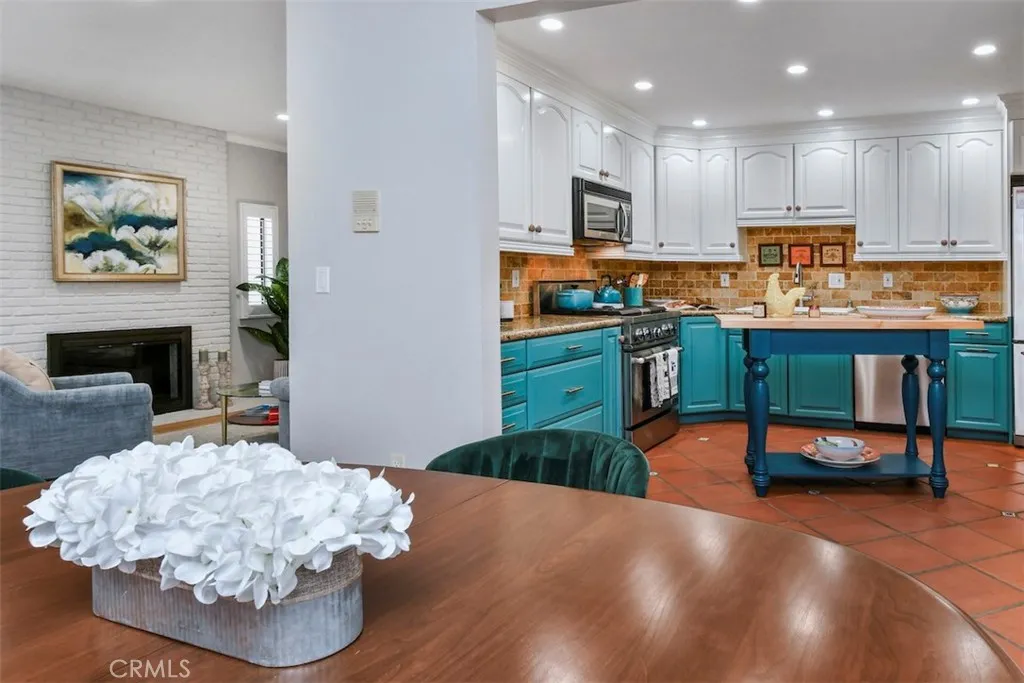 14529 Weddington 103, Sherman Oaks, California 91411 home-pic-10