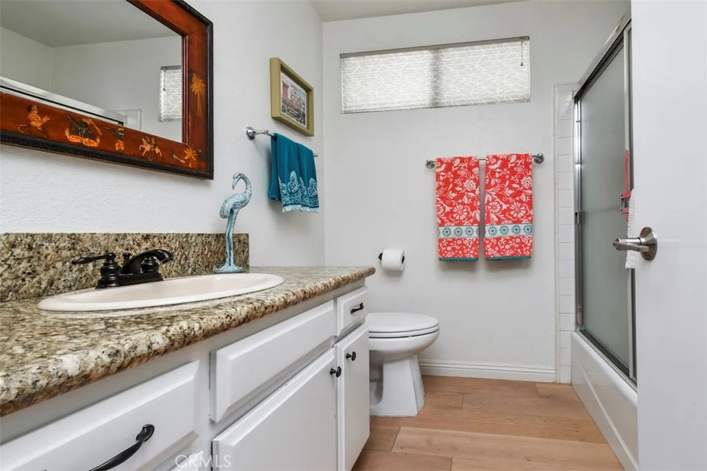 14529 Weddington 103, Sherman Oaks, California 91411 home-pic-19