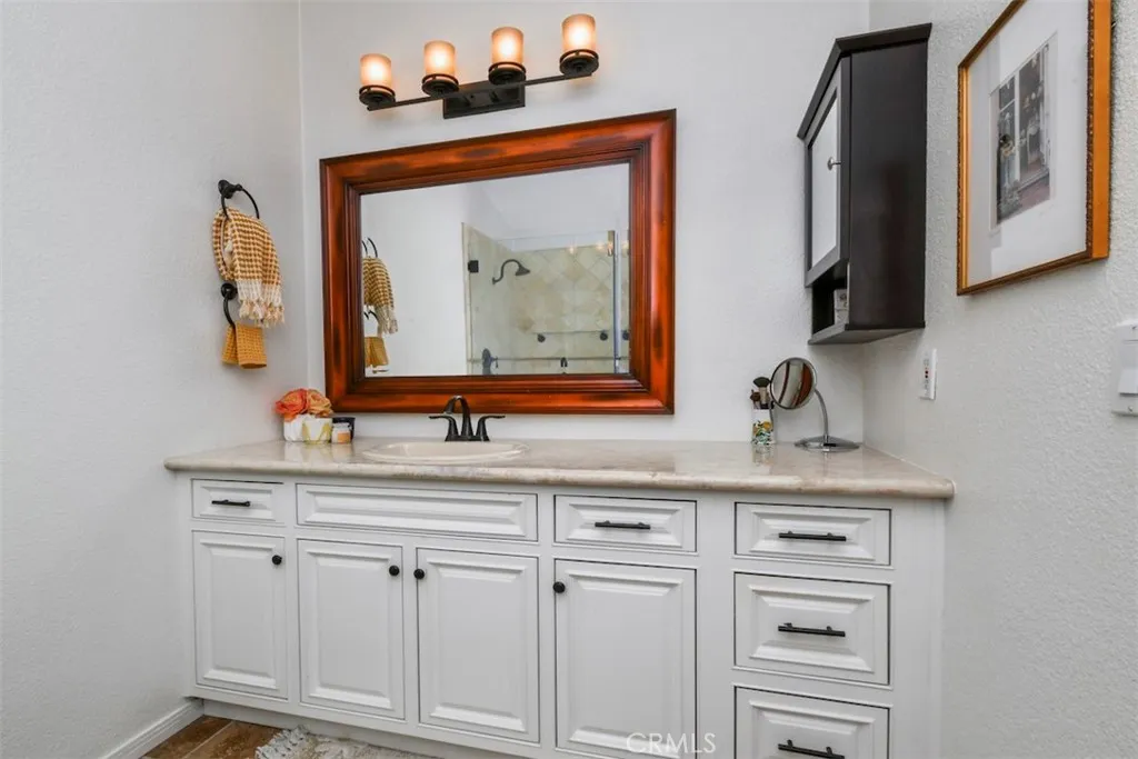 14529 Weddington 103, Sherman Oaks, California 91411 home-pic-22