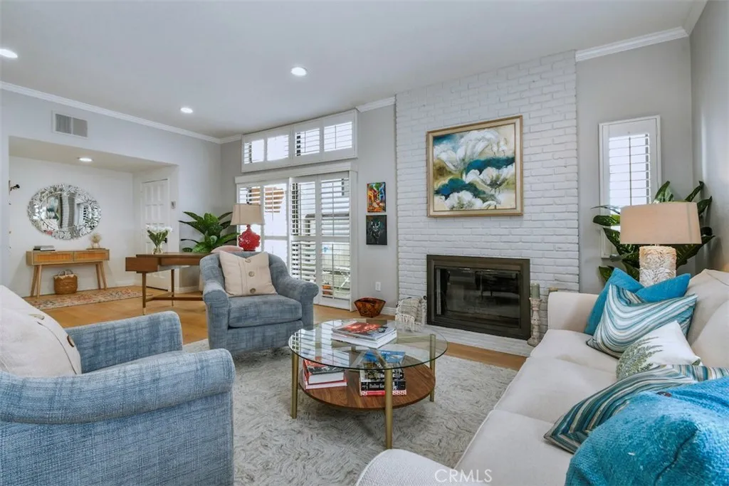 14529 Weddington 103, Sherman Oaks, California 91411 home-pic-2