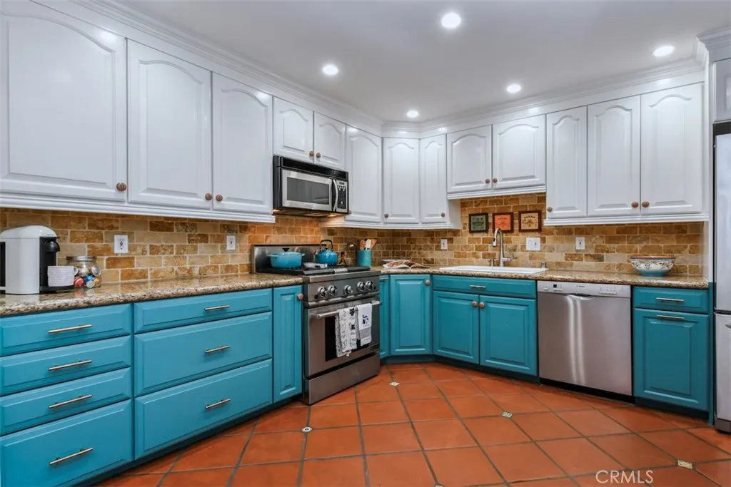 14529 Weddington 103, Sherman Oaks, California 91411 home-pic-12