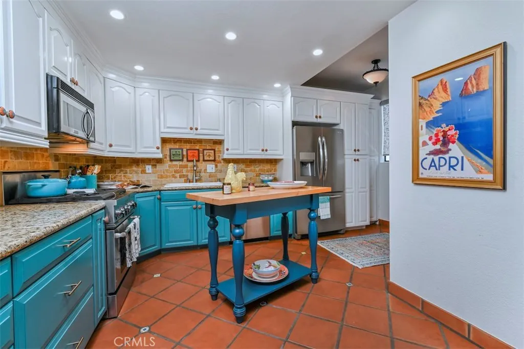 14529 Weddington 103, Sherman Oaks, California 91411 home-pic-11