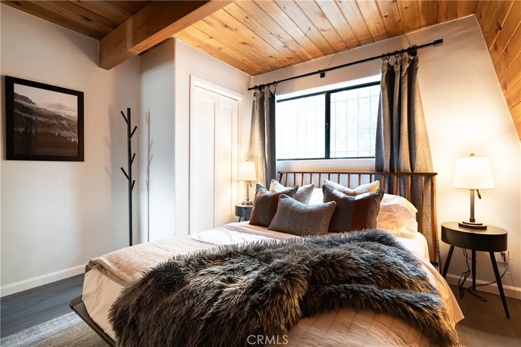 1117 Crater Mountain, Big Bear City, California 92314 home-pic-23