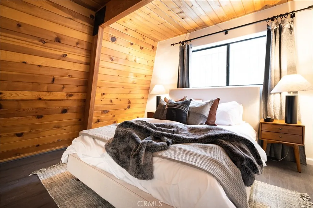 1117 Crater Mountain, Big Bear City, California 92314 home-pic-16