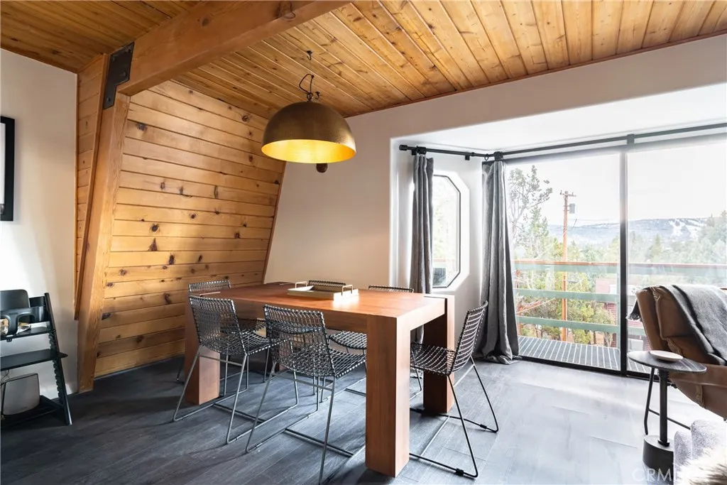 1117 Crater Mountain, Big Bear City, California 92314 home-pic-7