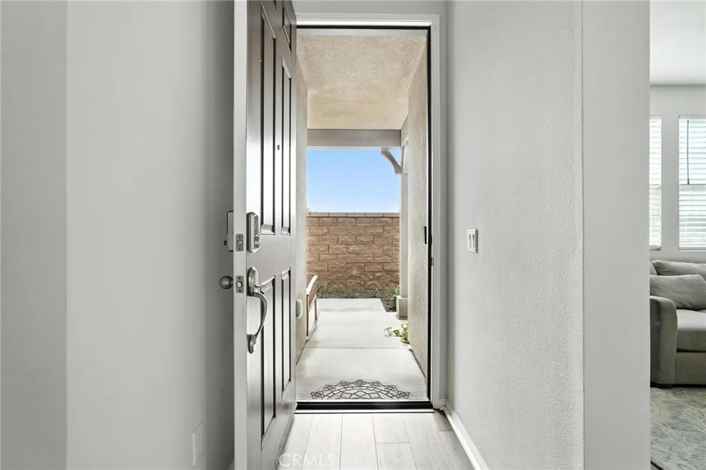28267 Ashtree Street, Temecula, California 92591 home-pic-4