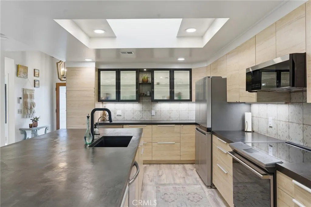 80 Mariposa Drive, San Luis Obispo, California 93401 home-pic-11