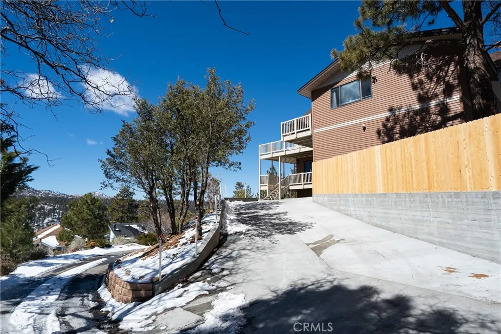 955 Deer Trail Lane, Fawnskin, California 92333 home-pic-47