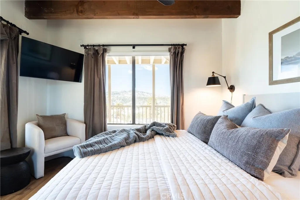 955 Deer Trail Lane, Fawnskin, California 92333 home-pic-26