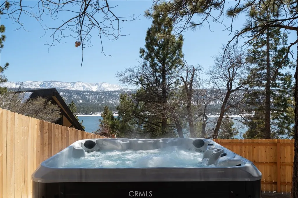 955 Deer Trail Lane, Fawnskin, California 92333 home-pic-3