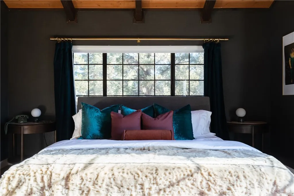 1132 Mount Shasta Road, Big Bear City, California 92314 home-pic-26