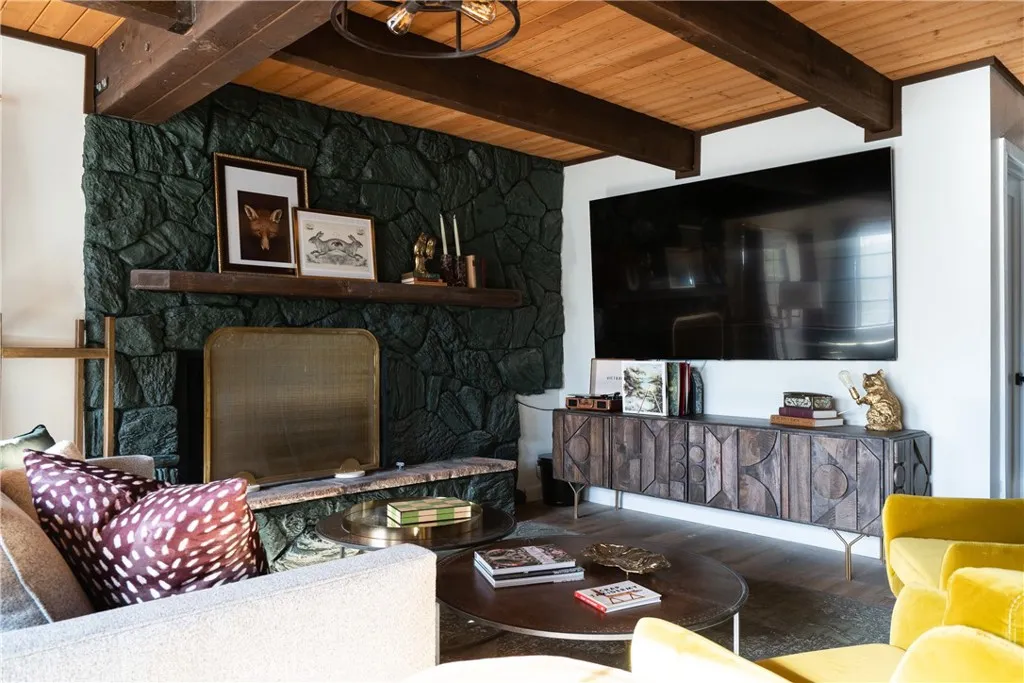 1132 Mount Shasta Road, Big Bear City, California 92314 home-pic-13