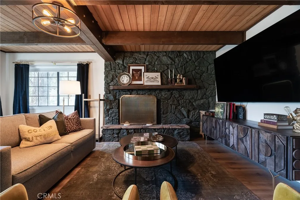 1132 Mount Shasta Road, Big Bear City, California 92314 home-pic-12
