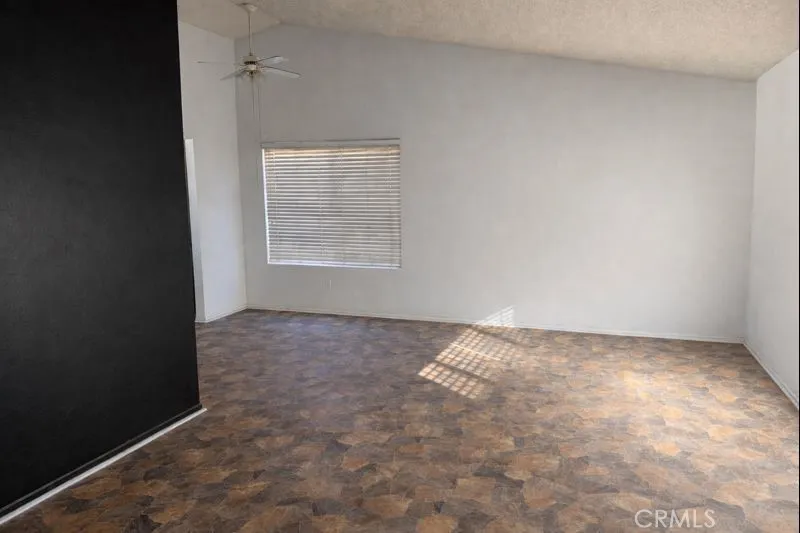1614 Buckeye, Highland, California 92346 home-pic-3