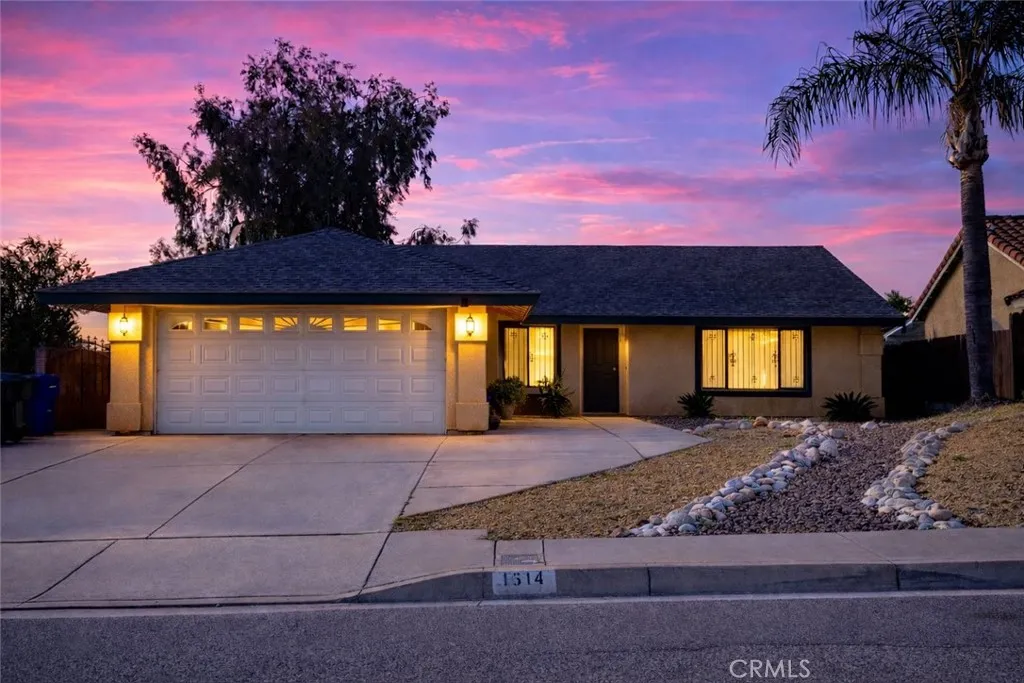 1614 Buckeye, Highland, California 92346 home-pic-1