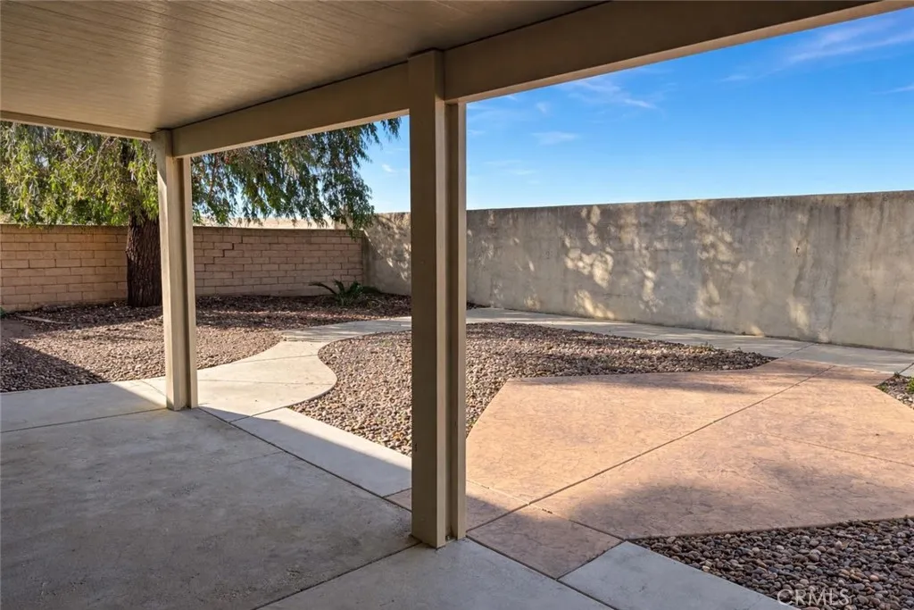 1614 Buckeye, Highland, California 92346 home-pic-14