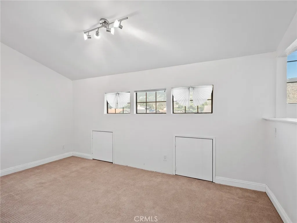 2425 Hyatt, San Bernardino, California 92407 home-pic-18