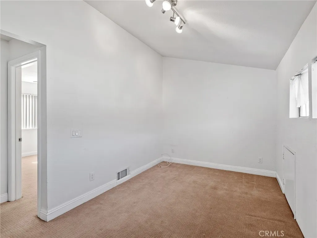 2425 Hyatt, San Bernardino, California 92407 home-pic-19