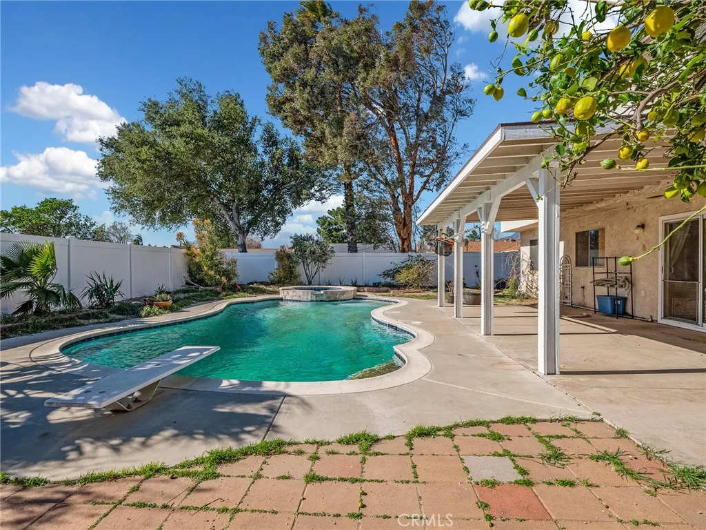 2425 Hyatt, San Bernardino, California 92407 home-pic-32