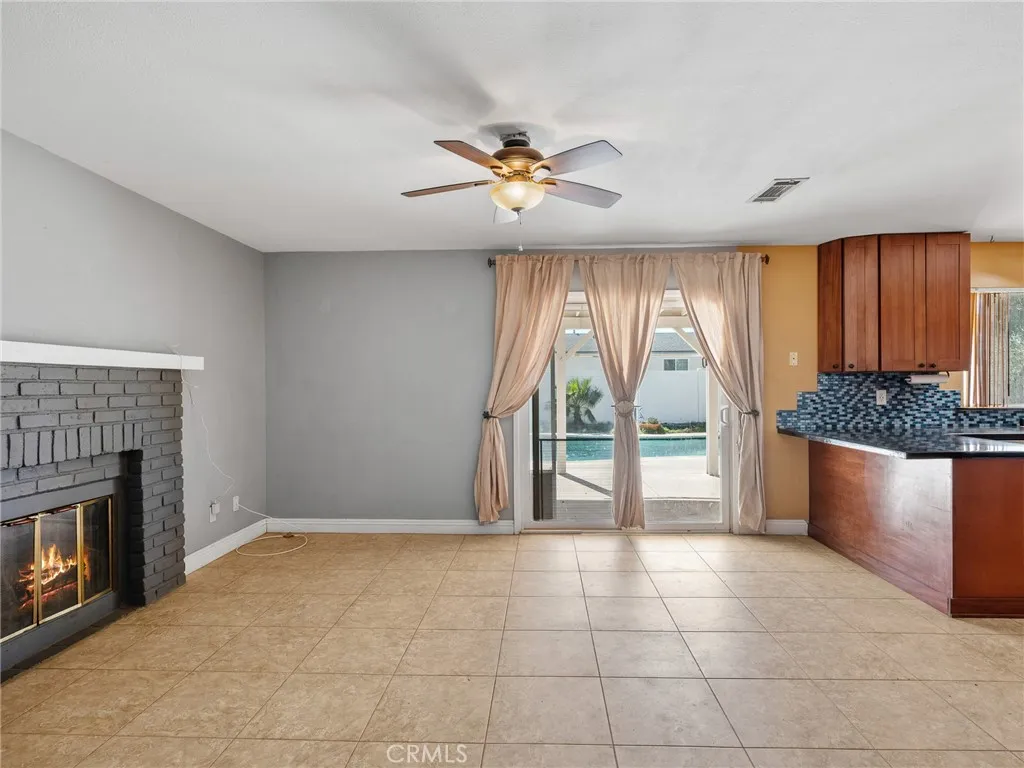 2425 Hyatt, San Bernardino, California 92407 home-pic-15