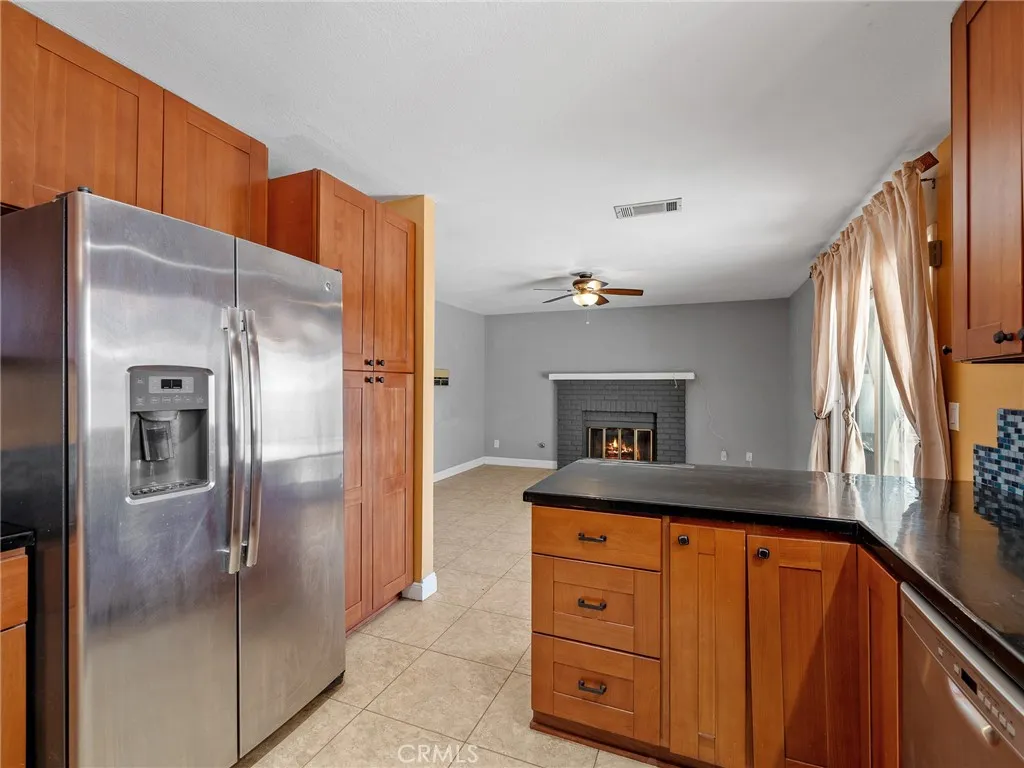 2425 Hyatt, San Bernardino, California 92407 home-pic-11