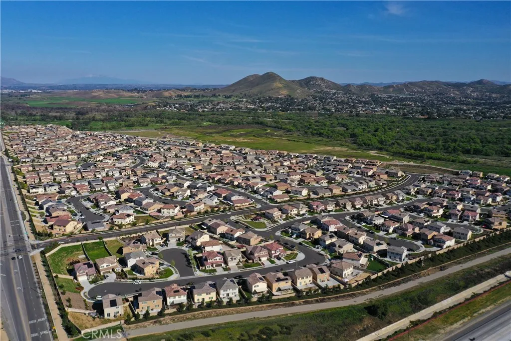 11829 Confluence Dr, Jurupa Valley, California 91752 home-pic-36