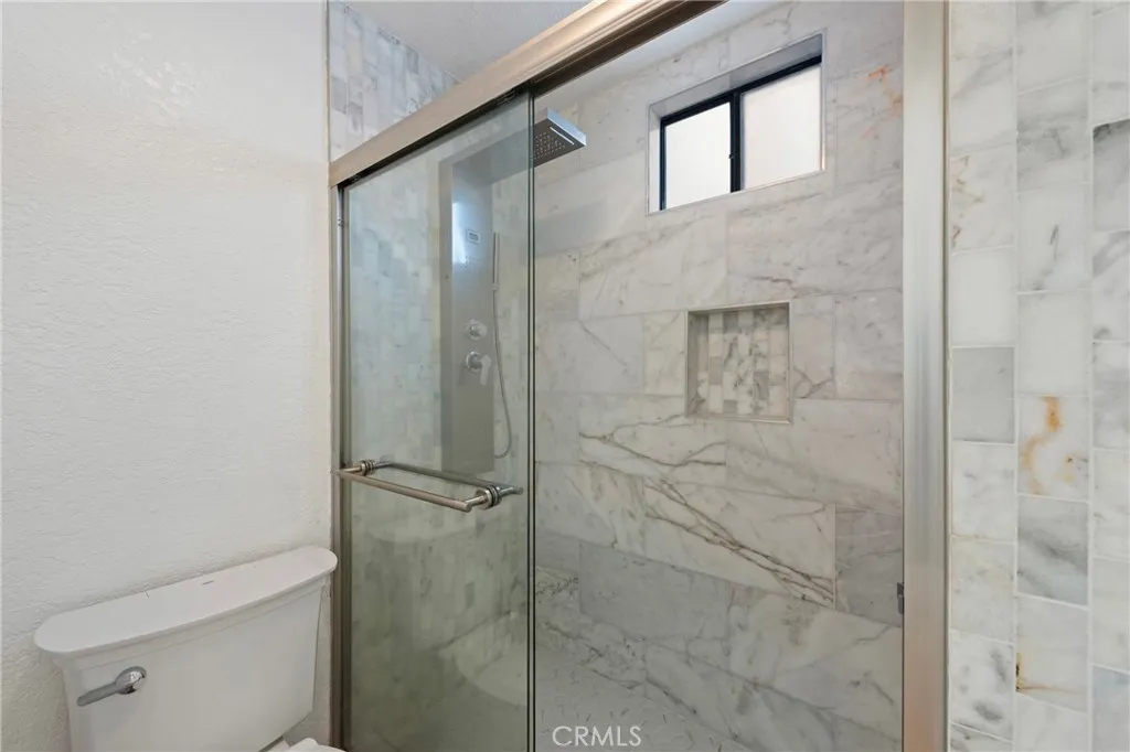 1832 Redcliff Street, Los Angeles, California 90026 home-pic-16