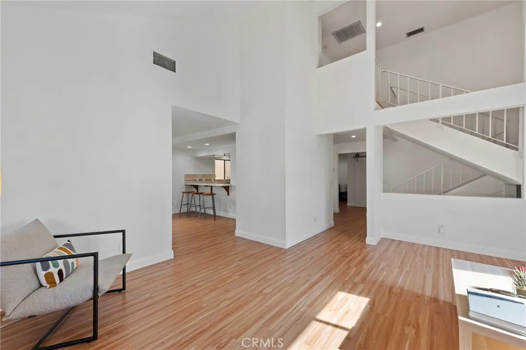 1832 Redcliff Street, Los Angeles, California 90026 home-pic-9