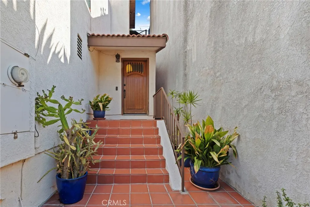 1832 Redcliff Street, Los Angeles, California 90026 home-pic-2
