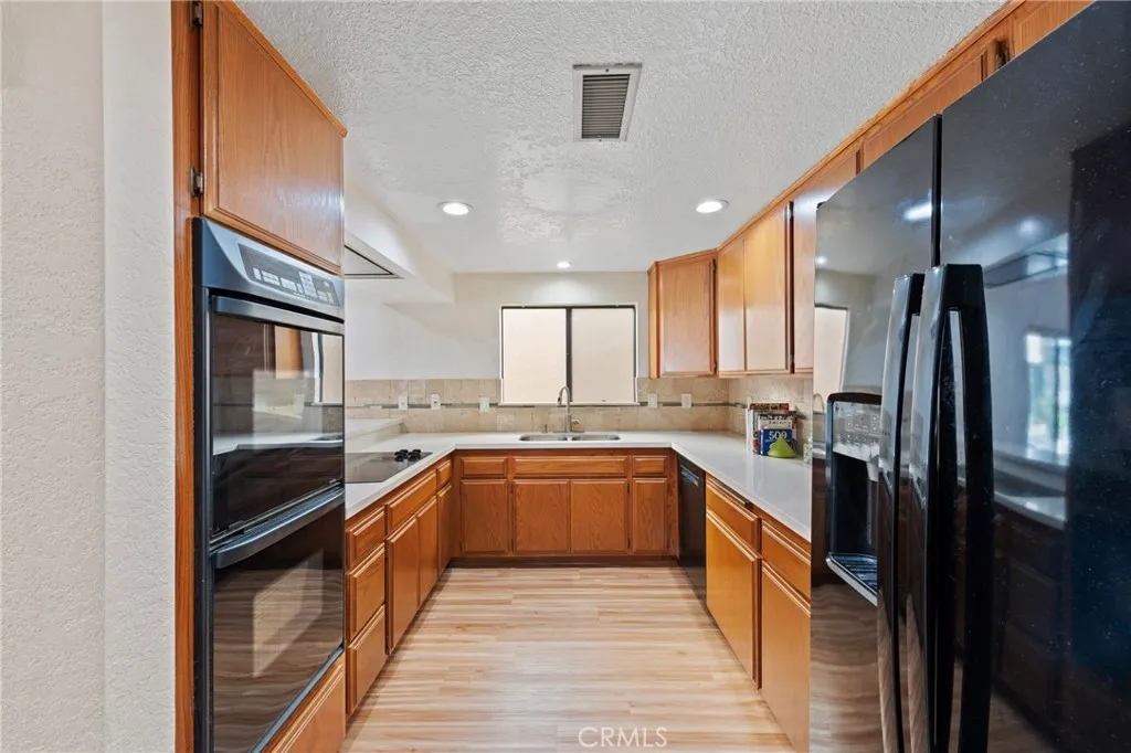 1832 Redcliff Street, Los Angeles, California 90026 home-pic-12