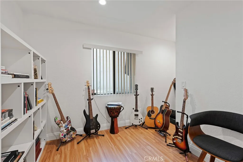 1832 Redcliff Street, Los Angeles, California 90026 home-pic-20
