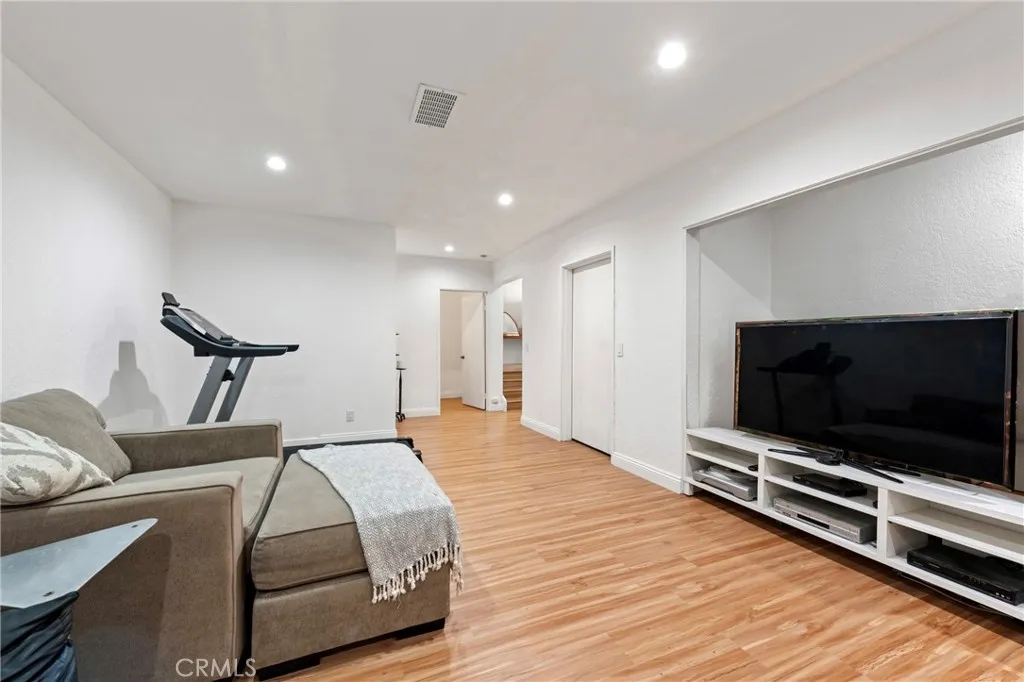 1832 Redcliff Street, Los Angeles, California 90026 home-pic-5