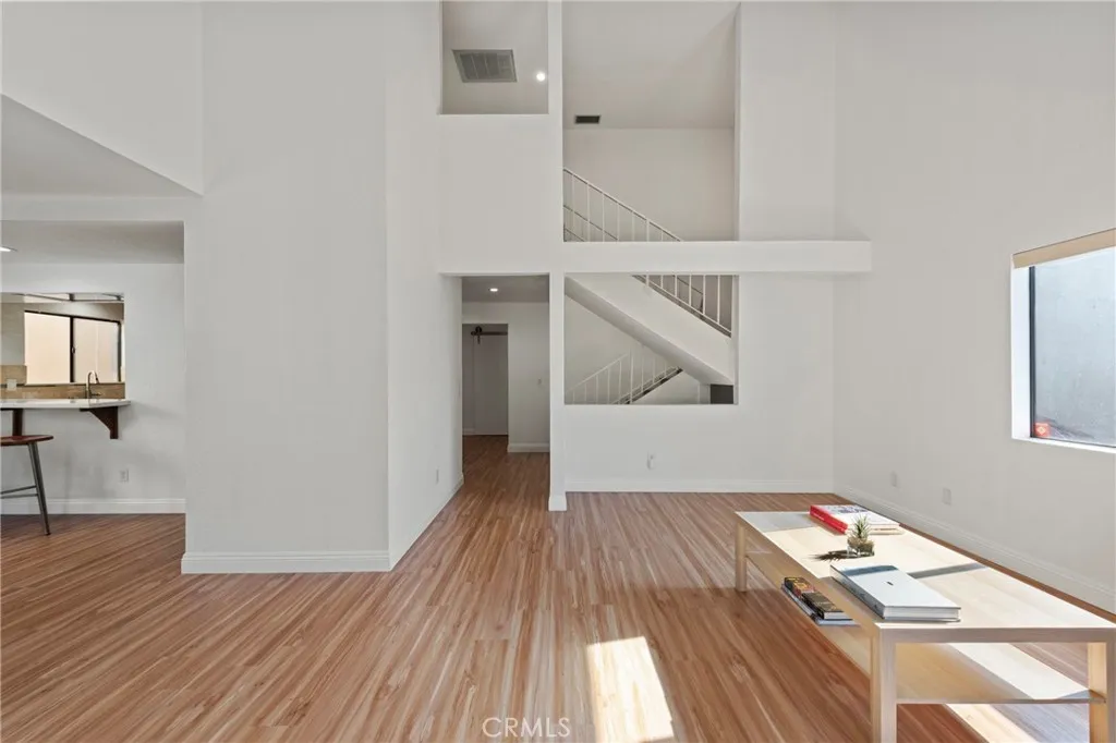 1832 Redcliff Street, Los Angeles, California 90026 home-pic-8