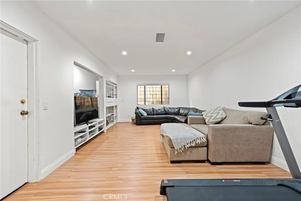 1832 Redcliff Street, Los Angeles, California 90026 home-pic-4