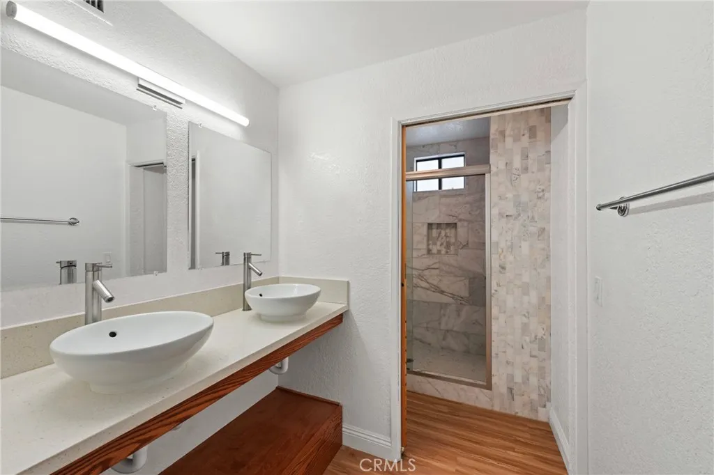 1832 Redcliff Street, Los Angeles, California 90026 home-pic-15