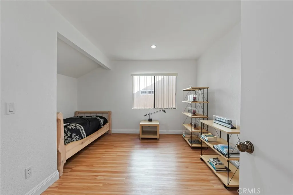 1832 Redcliff Street, Los Angeles, California 90026 home-pic-18